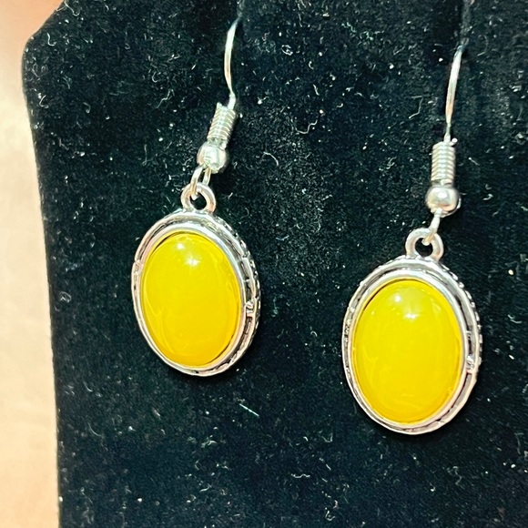 🔥🔥Fashion Jewelry Ladys Earrings A Mustard Gold Color With Silver Plating, Sty - Picture 8 of 11